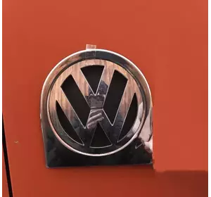 Обведення заднього логотипу (нерж) для Volkswagen Caddy 2004-2010 рр