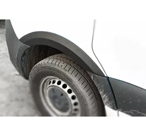 Накладки на арки (4 шт, чорні) для Mercedes Sprinter W907/W910 2018-2024 рр