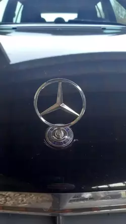 Емблема приціл (з написом) для Mercedes C-class W203 2000-2007рр