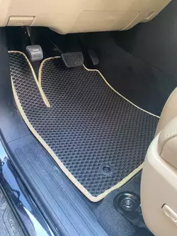 Поліуретанові килимки 3 ряди (EVA, чорні) Середній ряд - прохід для Toyota Sequoia