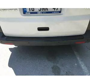 Накладка на задній бампер з загином (Карбон) для Volkswagen T5 2010-2015 рр