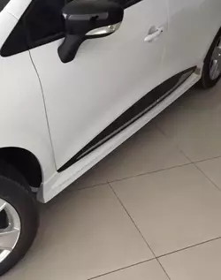 Бокові пороги (під фарбування) для Renault Clio IV 2012-2019 рр