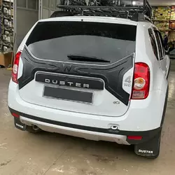 Пластикова накладка на кришку багажника для Dacia Duster 2008-2018 рр