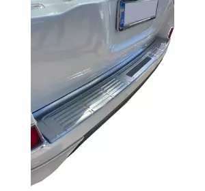 Накладка на задній бампер 2016-2021 (нерж) для Toyota Land Cruiser 200