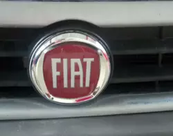 Емблема (червона V2, самоклейка) 95 мм для Тюнінг Fiat