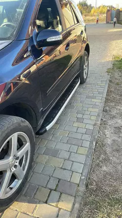 Бокові пороги Fullmond (2 шт., Алюміній) для Mercedes ML W164 Бокові пороги Fullmond (2 шт., Алюміній) для Mercedes ML W164