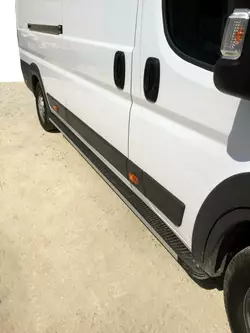 Бокові пороги Maya (2 шт., алюміній) Коротка база для Fiat Ducato 2006-2024 та рр Бокові пороги Maya (2 шт., алюміній) Коротка база для Fiat Ducato 2006-2024 та рр