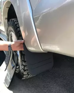 Задні бризковики короткі (2 шт.) для Toyota Hilux 2006-2015 рр Задні бризковики короткі (2 шт.) для Toyota Hilux 2006-2015 рр