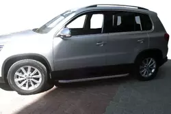Бокові пороги BlackLine (2 шт, алюміній) для Volkswagen Tiguan 2007-2016 рр Бокові пороги BlackLine (2 шт, алюміній) для Volkswagen Tiguan 2007-2016 рр