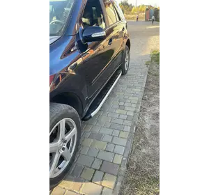 Бокові пороги Fullmond (2 шт., Алюміній) для Mercedes ML W164 Бокові пороги Fullmond (2 шт., Алюміній) для Mercedes ML W164