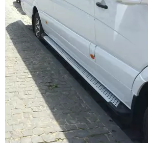 Бокові пороги Allmond Grey (2 шт., алюм.) Середня база для Mercedes Sprinter W907/W910 2018-2024 рр Бокові пороги Allmond Grey (2 шт., алюм.) Середня база для Mercedes Sprinter W907/W910 2018-2024 рр