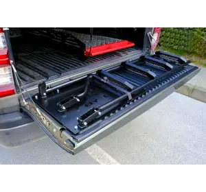 Драбина в кузов для Toyota Hilux 2015-2024 рр Драбина в кузов для Toyota Hilux 2015-2024 рр