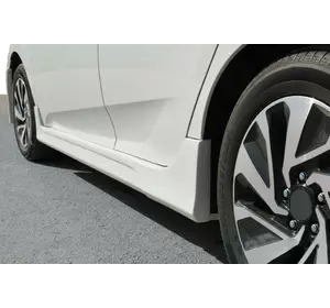 Бокові пороги (під фарбування) для Honda Civic Sedan X 2016-2021 рр