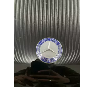 Знак Мерседеса на капот (самоклейка) Самоклейка для Mercedes Vito W638 1996-2003 років Знак Мерседеса на капот (самоклейка) Самоклейка для Mercedes Vito W638 1996-2003 років