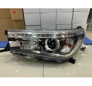 Передня оптика ОЕМ (2 шт) для Toyota Hilux 2015-2024 рр Передня оптика ОЕМ (2 шт) для Toyota Hilux 2015-2024 рр