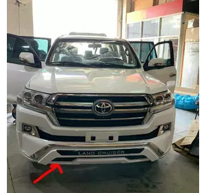 Передня накладка 2016-2024 (ME-style, під спідницю) Чорний колір для Toyota Land Cruiser 200 Передня накладка 2016-2024 (ME-style, під спідницю) Чорний колір для Toyota Land Cruiser 200