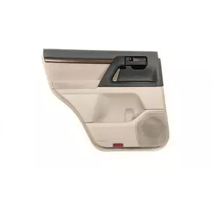 Обшивка дверей (1 шт) для Toyota Land Cruiser 200 Обшивка дверей (1 шт) для Toyota Land Cruiser 200
