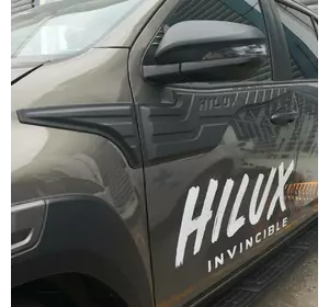 Молдинг на верх дверей (4 шт, ABS) для Toyota Hilux 2015-2024 рр Молдинг на верх дверей (4 шт, ABS) для Toyota Hilux 2015-2024 рр