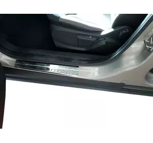 Накладки на пороги OmsaLine (4 шт, нерж) для Ford Courier 2014-2023 рр Накладки на пороги OmsaLine (4 шт, нерж) для Ford Courier 2014-2023 рр