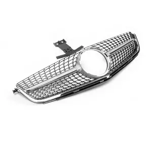 Передня решітка Diamond Silver (для C63) 2007-2011 для Mercedes C-class W204 рр Передня решітка Diamond Silver (для C63) 2007-2011 для Mercedes C-class W204 рр