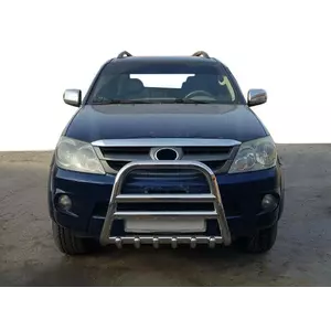 Кенгурятник F12-11 (нерж) для Toyota Fortuner 2006-2015 рр Кенгурятник F12-11 (нерж) для Toyota Fortuner 2006-2015 рр