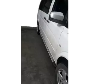 Бокові пороги Dot-line (2 шт., Алюм.) Коротка/Середня бази для Mercedes Viano 2004-2015 рр Бокові пороги Dot-line (2 шт., Алюм.) Коротка/Середня бази для Mercedes Viano 2004-2015 рр