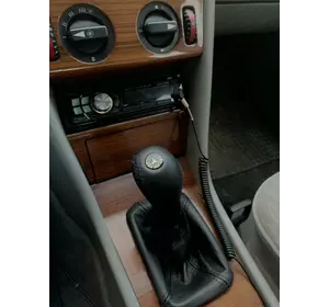 Чохол з ручкою КПП шкіра для Mercedes E-сlass W124 1984-1997 рр Чохол з ручкою КПП шкіра для Mercedes E-сlass W124 1984-1997 рр
