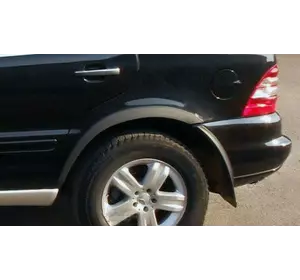 Накладки на арки (4 шт, чорний метал) для Mercedes ML W163 Накладки на арки (4 шт, чорний метал) для Mercedes ML W163
