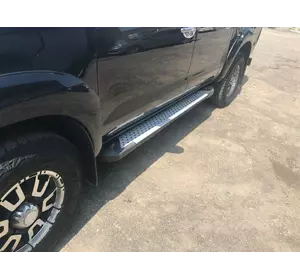 Бокові пороги Allmond Grey (2 шт., алюміній) для Toyota Hilux 2006-2015 рр Бокові пороги Allmond Grey (2 шт., алюміній) для Toyota Hilux 2006-2015 рр